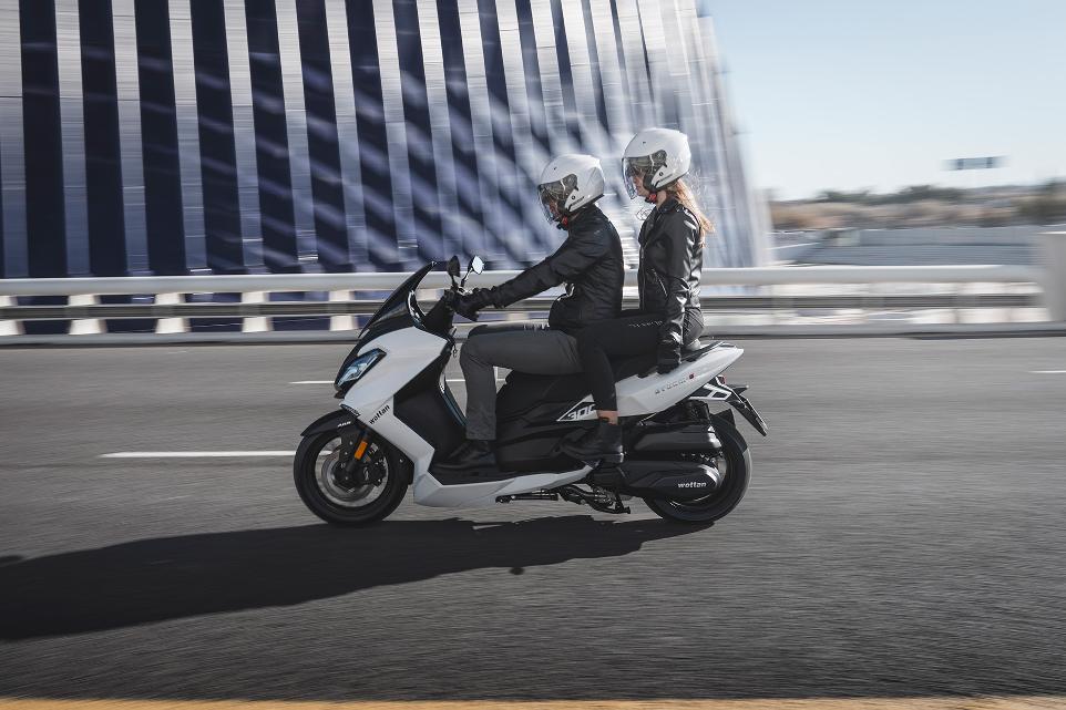 [Performance STORM-S 300] Power and efficiency in your scooter.