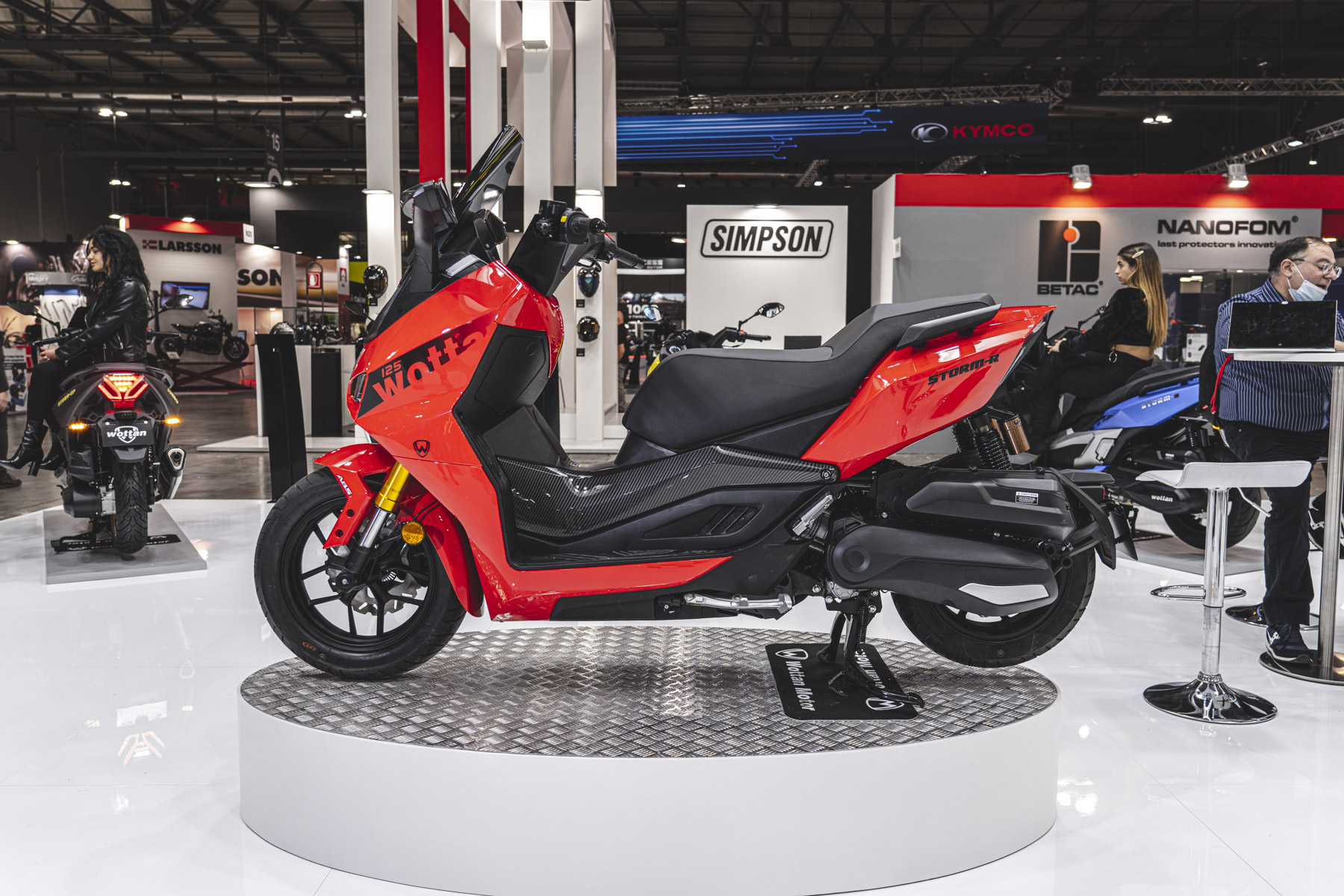 [EICMA 2021 - WOTTAN MOTOR] STORM-R en color Racing Red